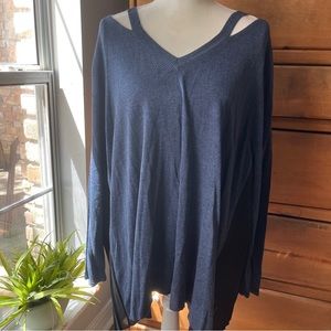 Lane Bryant 22/24 Sweater Dk Blue Front Black Pleated Back Shark Bite Hem